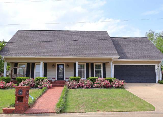 Property at 130 Day Dr, Monticello, AR 71655, 4 beds, 2.5 baths