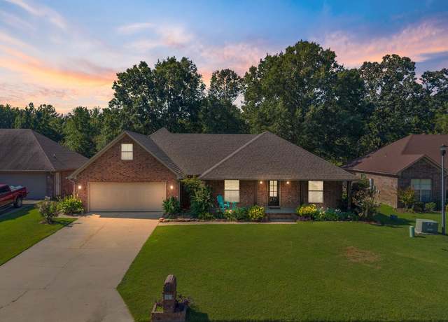Property at 20 Brentwood Dr, Vilonia, AR 72173, 3 beds, 2 baths