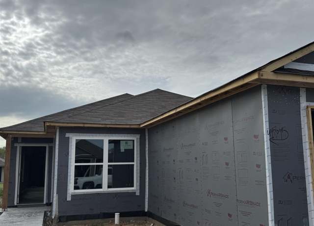Property at 11 Fallen Oak Dr, Conway, AR 72032, 3 beds, 2 baths