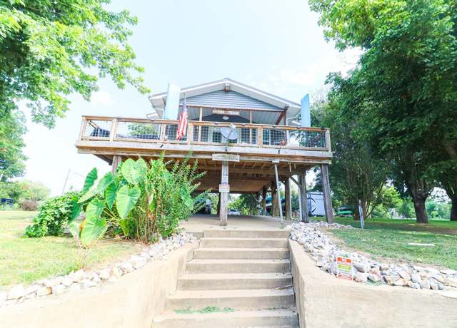 Property at 19 E Valley Dr, Hardy, AR 72542, 2 beds, 1 bath