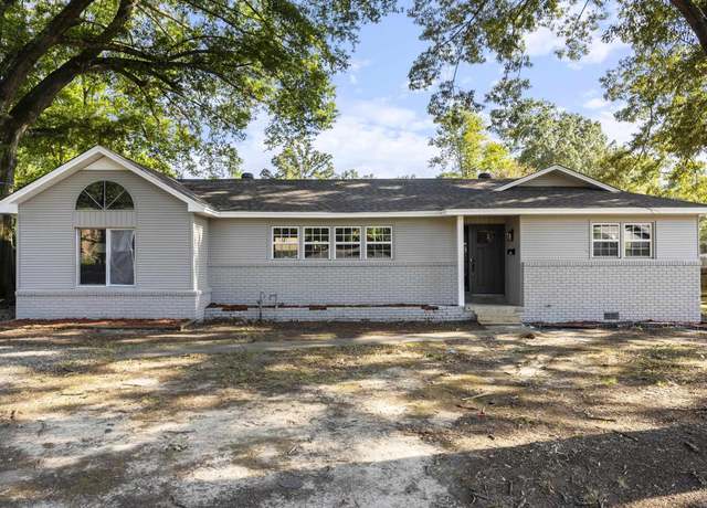 Property at 1110 Henry St, Benton, AR 72015, 3 beds, 2 baths
