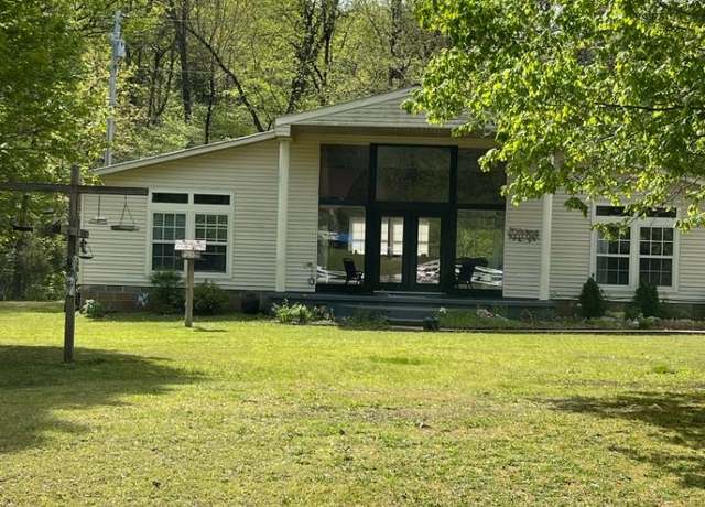 Property at 218 River Rd, Hardy, AR 72542, 2 beds, 2 baths