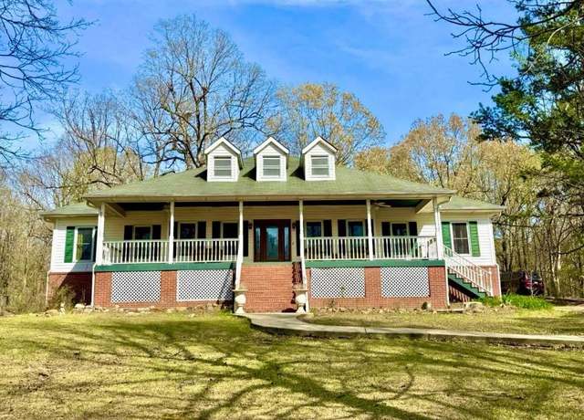 Property at 1001 Roselee Dr, Paragould, AR 72450, 4 beds, 3 baths