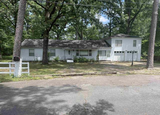 Property at 803 Oak Park Dr, Little Rock, AR 72204, 3 beds, 2 baths