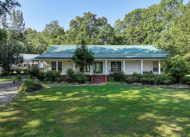 Property at 3385 Lewisburg Rd, Austin, AR 72007, 3 beds, 2 baths