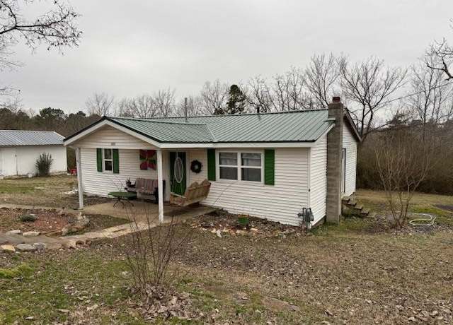 Property at 130 Maple St, Calico Rock, AR 72519, 2 beds, 1 bath