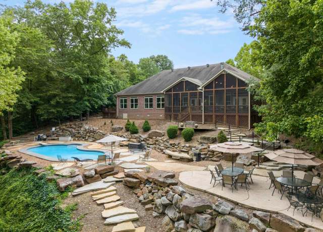 Property at 259 Riverview Rd, Searcy, AR 72143, 4 beds, 4.5 baths