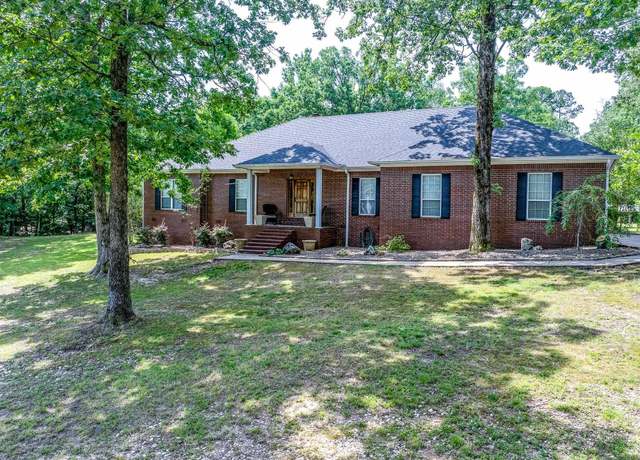 Property at 1095 Blue Grass Dr, Benton, AR 72019, 4 beds, 2.5 baths