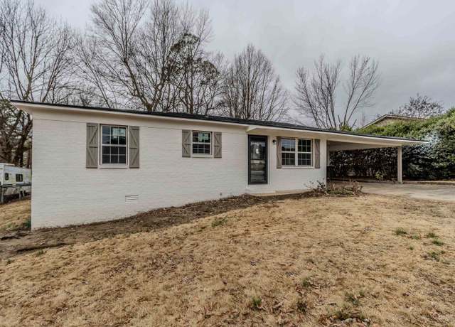 Property at 502 Cindy St, Paragould, AR 72450, 3 beds, 2 baths