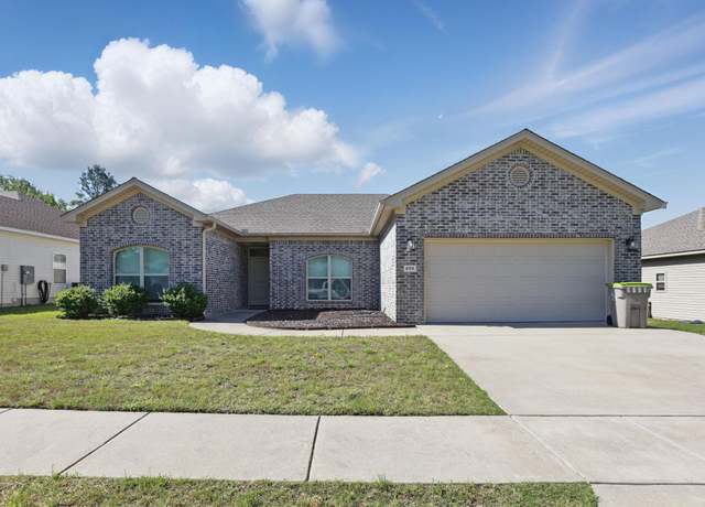 Property at 4505 Western Woods Dr, Benton, AR 72015, 4 beds, 2 baths