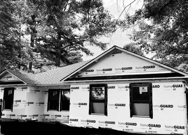 Property at 906 W Center St, Beebe, AR 72012, 3 beds, 2 baths