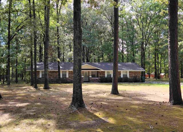 Property at 6810 Twin Oaks Ln, Pine Bluff, AR 71603, 3 beds, 2 baths