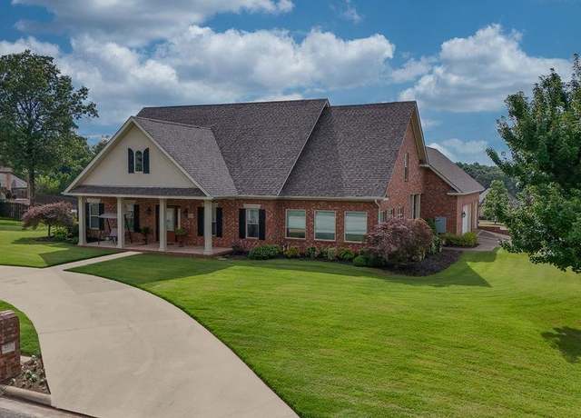 Property at 4301 Woodcrest, Jonesboro, AR 72404, 4 beds, 3.5 baths
