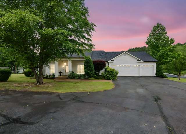 Property at 1052 Rock Creek Rd, Hot Springs, AR 71913, 4 beds, 3.5 baths