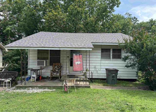 Property at 109 Harvard St, Hot Springs, AR 71913, 4 beds, 2 baths