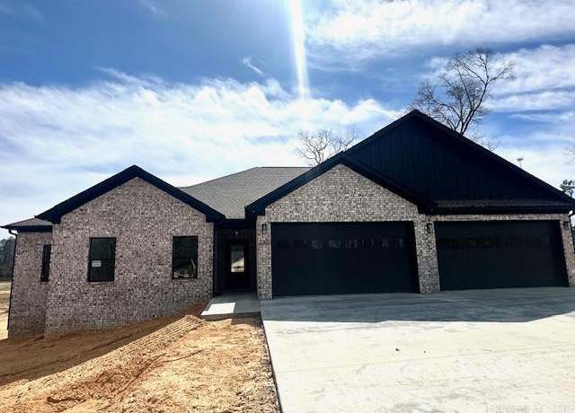 Property at 1001 Duke Dr, Bauxite, AR 72011, 4 beds, 2 baths