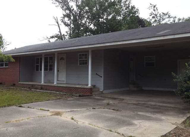 Property at 2709 Haynesville Hwy, El Dorado, AR 71730, 3 beds, 2 baths