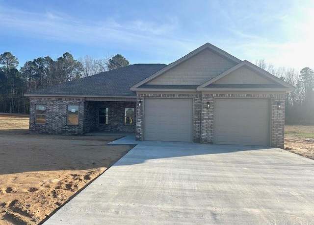 Property at 1104 Duke Dr, Bauxite, AR 72011, 3 beds, 2 baths
