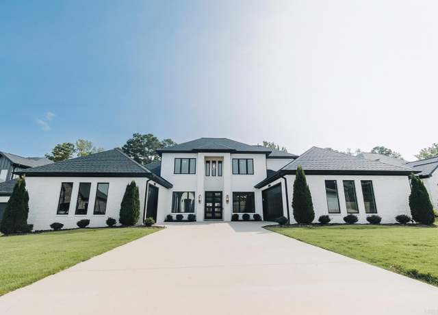Property at 28 Corlay Dr, Little Rock, AR 72223, 4 beds, 3.5 baths