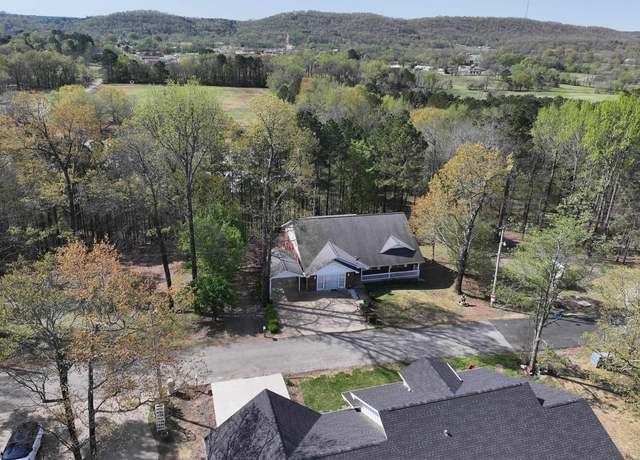 Property at 221 Perry St, Glenwood, AR 71943, 3 beds, 2 baths