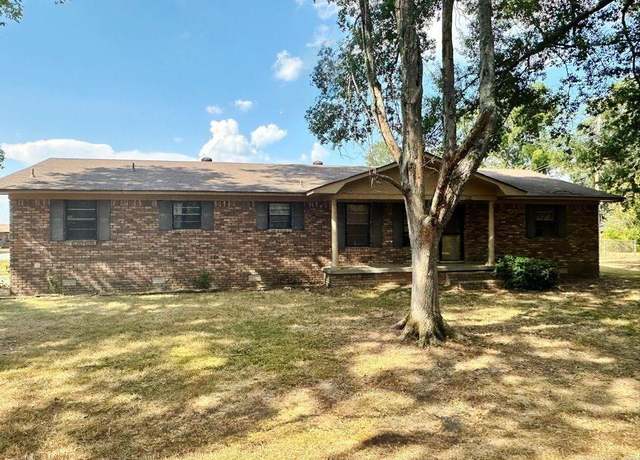 Property at 404 Melton Dr, Lonoke, AR 72086, 3 beds, 1.5 baths