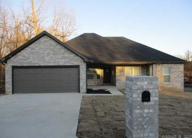 Property at 2403 Southwind Dr, Paragould, AR 72450, 4 beds, 2 baths