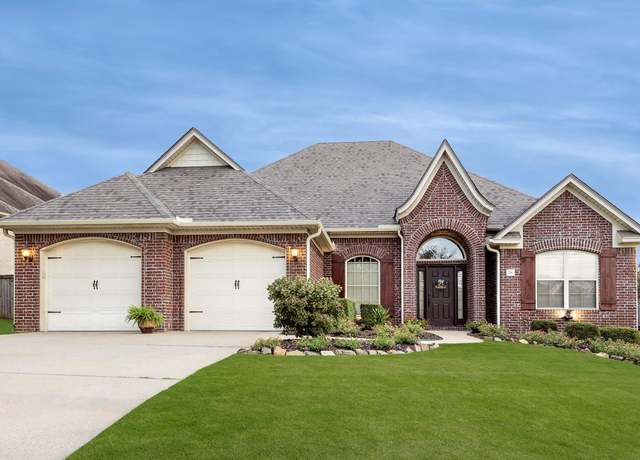 Property at 26 Epernay Cir, Little Rock, AR 72223, 4 beds, 3 baths