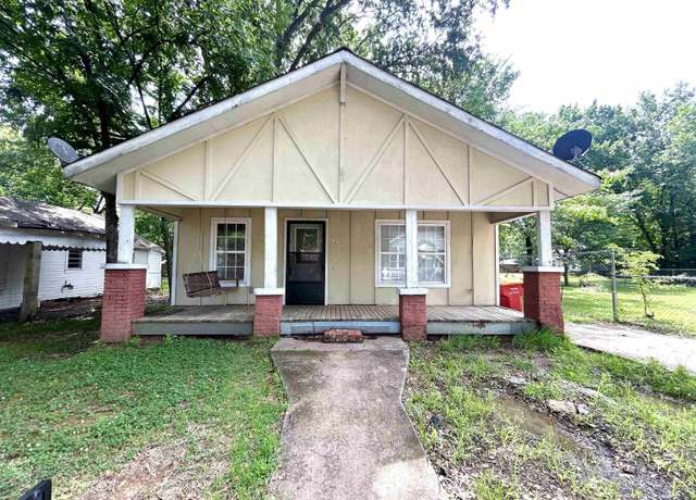 Property at 402 N Morrill St, Morrilton, AR 72110, 2 beds, 1 bath