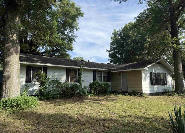 Property at 502 SE Miller, Hoxie, AR 72433, 3 beds, 2 baths