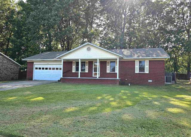 Property at 1302 Stafford, Paragould, AR 72450, 3 beds, 2 baths