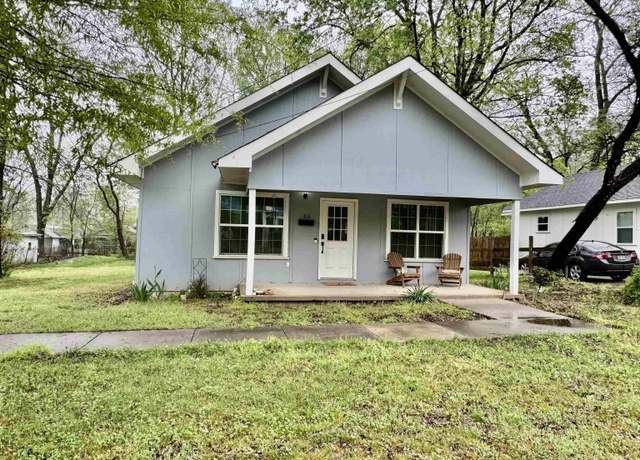 Property at 312 N West St, Morrilton, AR 72110, 3 beds, 2 baths