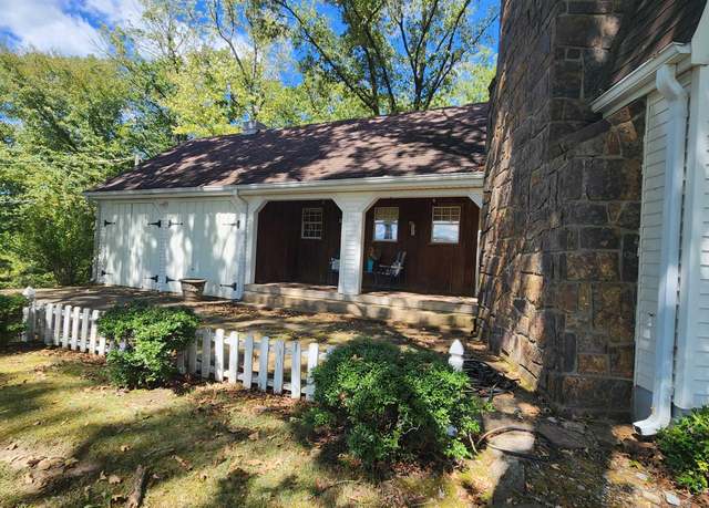 Property at 2742 E Highway 270, Mount Ida, AR, 3 beds, 3 baths