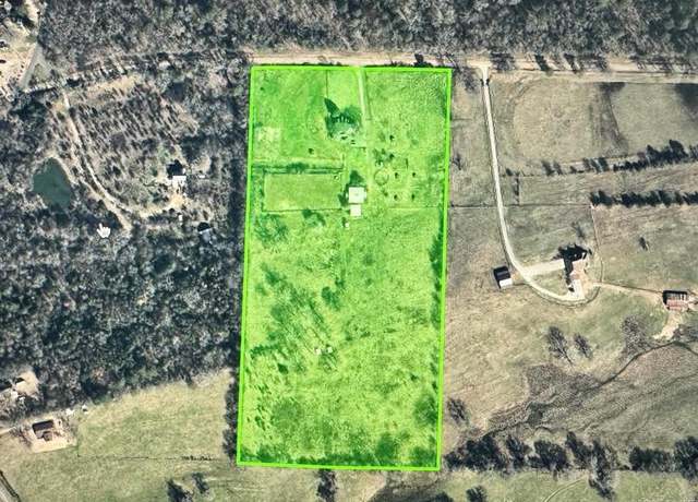 Property at 300 Mt Carmel Rd, Hot Springs, AR 71913, 4 beds, 3 baths