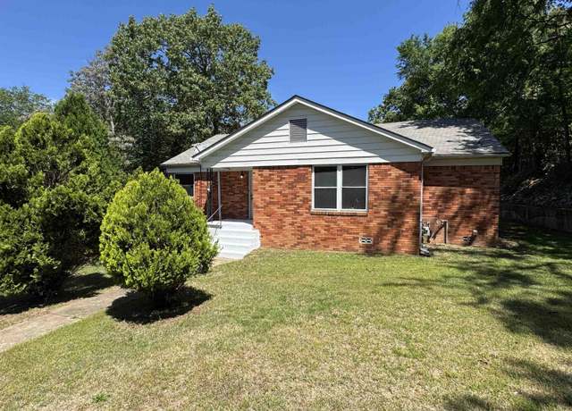 Property at 1308 W St Louis St, Hot Springs, AR 71901, 4 beds, 4 baths