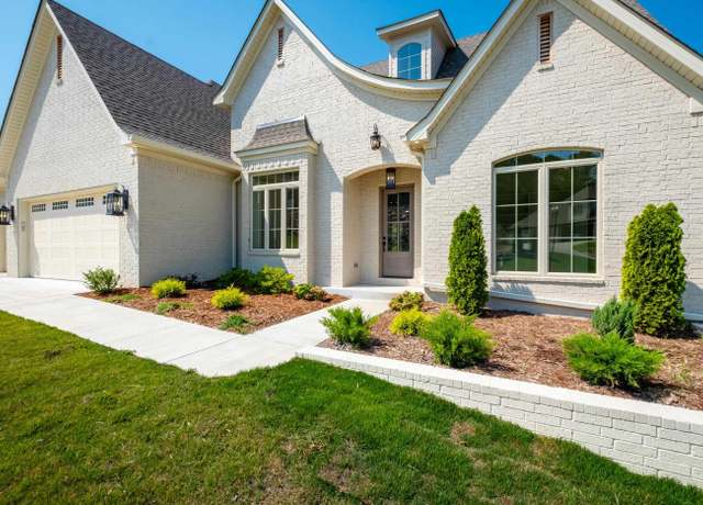Property at 23 Falstone Dr, Little Rock, AR 72223, 5 beds, 4 baths