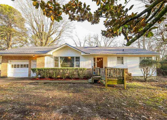 Property at 420 Sales St, Camden, AR 71701, 2 beds, 2 baths