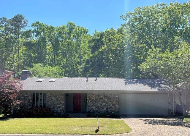 Property at 3112 Echo Valley Dr, Little Rock, AR 72227, 3 beds, 2 baths