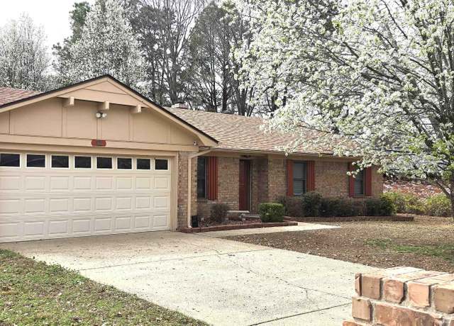 Property at 22 Fair Oaks Dr, Conway, AR 72034, 3 beds, 2 baths