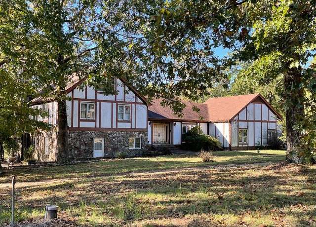 Property at 201 E Marshall Dr, Cherokee Village, AR, 5 beds, 3 baths