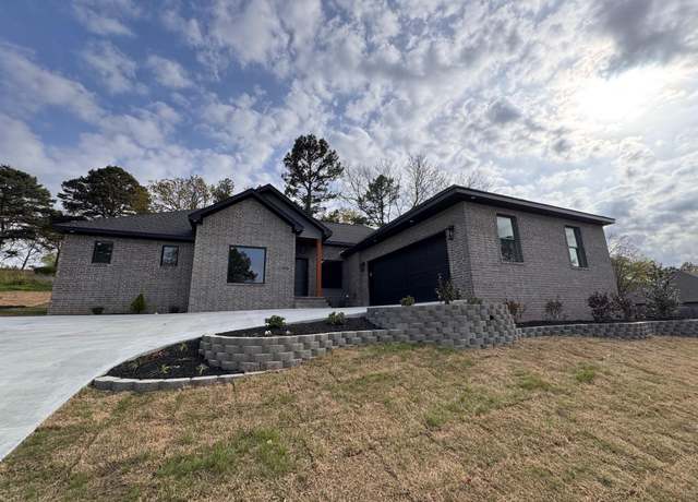 Property at 614 Adamson, Searcy, AR 72143, 3 beds, 2 baths