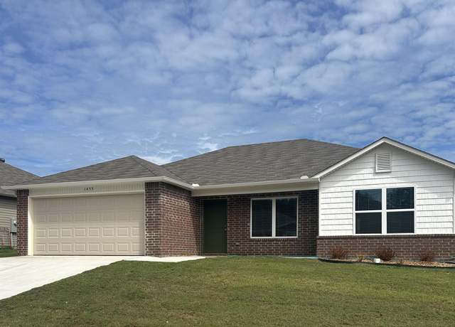 Property at 1455 Meadows Dr, Benton, AR 72019, 3 beds, 2 baths