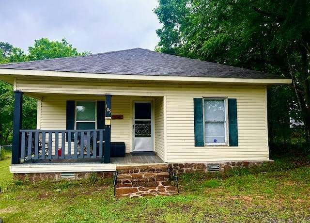 Property at 105 W Clinton St, Heber Springs, AR 72543, 2 beds, 1 bath