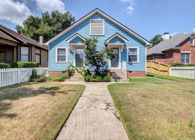 Property at 2018 Center St, Little Rock, AR 72206, 2 beds, 1 bath