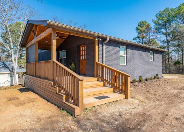 Property at 211 Clairmont St, Hot Springs, AR 71901, 3 beds, 2 baths