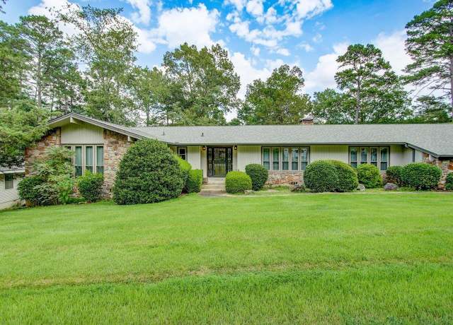 Property at 7 Sonora Way, Hot Springs Village, AR 71909, 4 beds, 2.5 baths