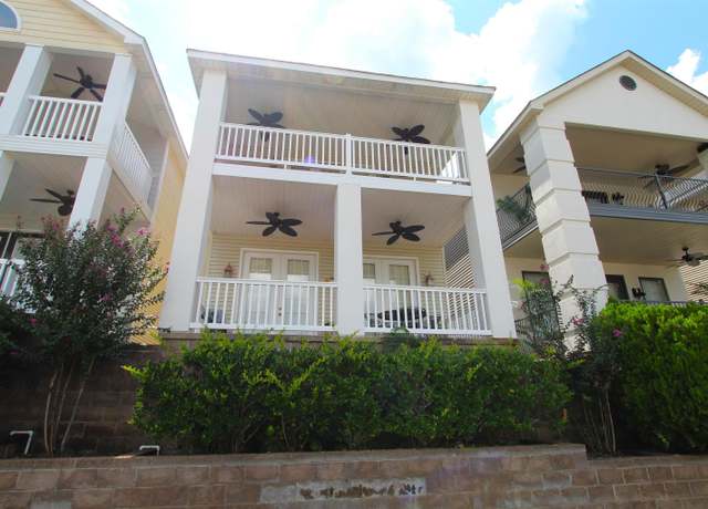 Property at 108 Eagle View Ct, Hot Springs, AR 71913, 2 beds, 2.5 baths