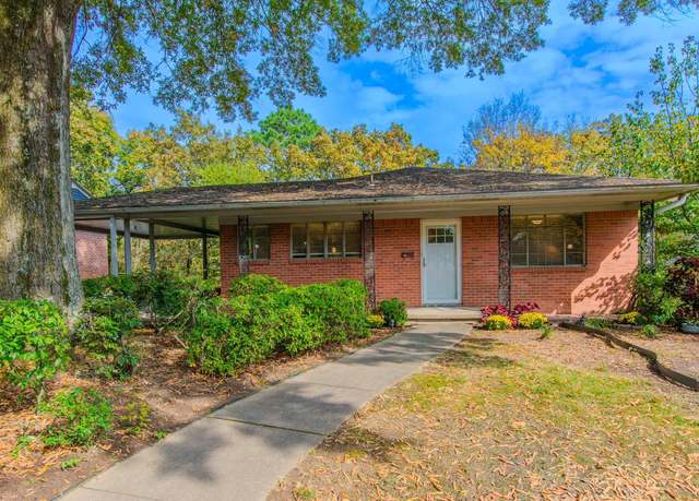 Property at 616 Skyline Dr, North Little Rock, AR 72116, 3 beds, 2 baths