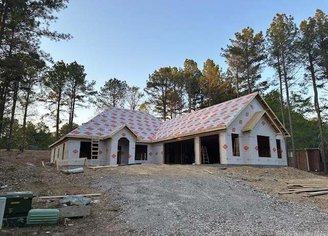 Property at 93 Panorama Dr, Hot Springs Village, AR 71909, 4 beds, 2.5 baths