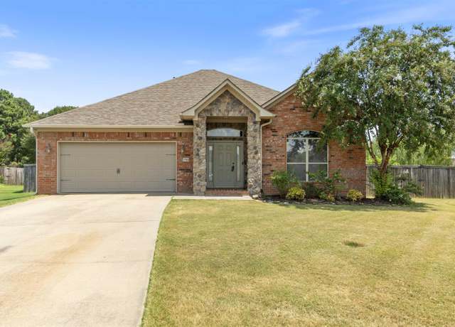 Property at 2705 Muscadine Ln, Conway, AR 72034, 3 beds, 2 baths