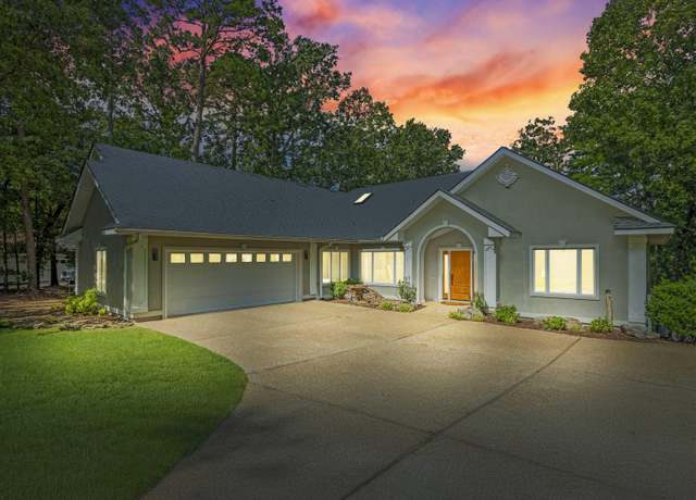 Property at 11 Realeza Ct, Hot Springs Village, AR 71909, 4 beds, 3.5 baths
